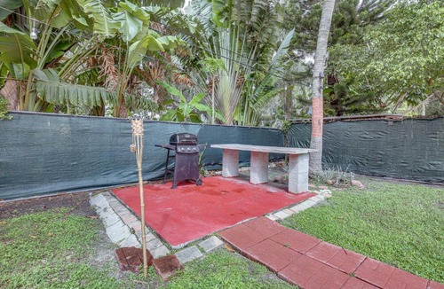Highland Garden House | 4 Mi to Beach: Hollywood Home w/Patios!