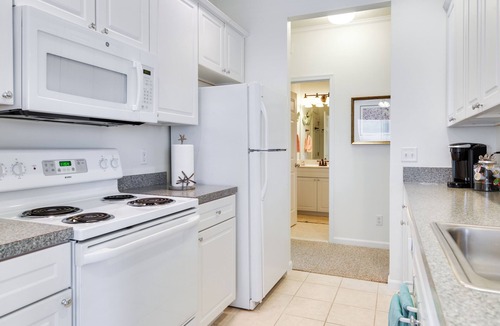 Villages of Five Points Condo | 4 Mi to Beaches: Luxe Coastal Resort Condo