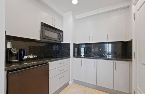 Central Beach Hotel | 4 Ocean View King Suites w/Balcony, Beach Access and Dining