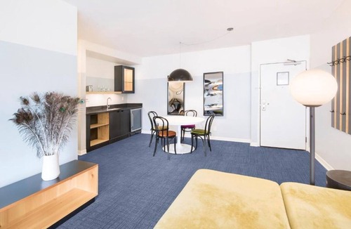 Venice Hotel | 4 Scenic Room with Balcony | Steps to Venice Fun | Rooftop | Free Breakfast