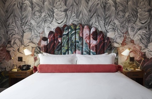 Chinatown Hotel | 4 Sophisticated Units in Central DC! | Pet Friendly Stay w/Gym, Bar & Dining!