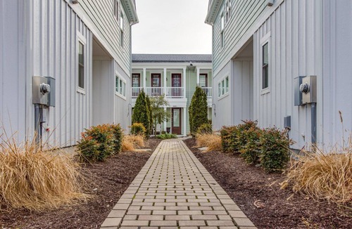 Northeast Virginia Beach Villa | 410b The King Neptune House