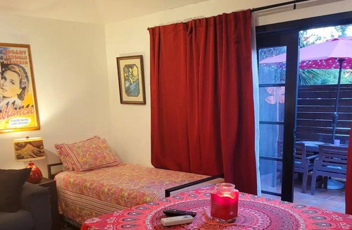 View Park-Windsor Hills Apartment | 420 Friendly Sweet Lil' Guesthouse by Sofi & LAX
