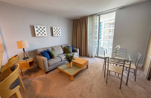 Sunny Isles Beach Condo | 42b Beachfront Marenas one bedroom apartment