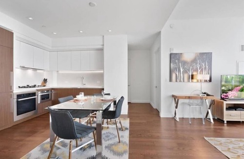 Hell's Kitchen Apartment | 42nd Street 2 Deluxe BR | Upscale | Midtown West