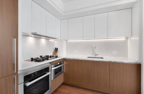 Hell's Kitchen Apartment | 42nd Street 2 Deluxe BR | Upscale | Midtown West