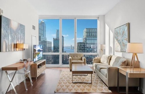 Hell's Kitchen Apartment | 42nd Street 2 Deluxe BR | Upscale | Midtown West