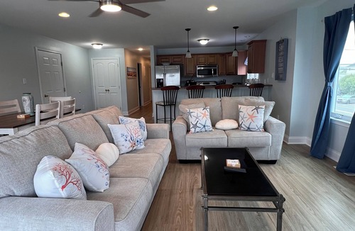 North Wildwood Condo | 4Bd 3Bath, 2 level condo Sleeps 14 dog friendly