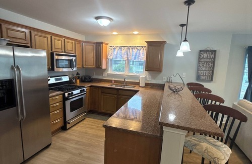 North Wildwood Condo | 4Bd 3Bath, 2 level condo Sleeps 14 dog friendly