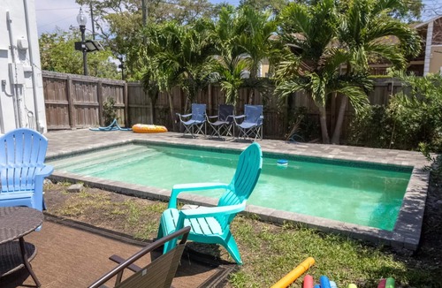 Progresso Village House | 4BD WITH POOL AND BALCONY NEAR BEACH AND DOWNTOWN