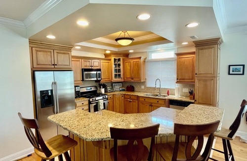 Green Creek House | 4BR 3BA Dog-friendly, BEACH BLOCK with Sunset views NEW HOT TUB