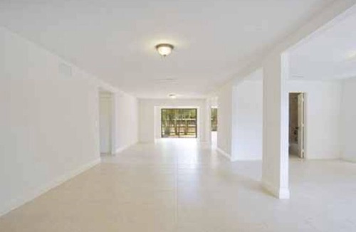 Ludlam House | 4BR 3BA Home on half acre and excellent location close to all amenities