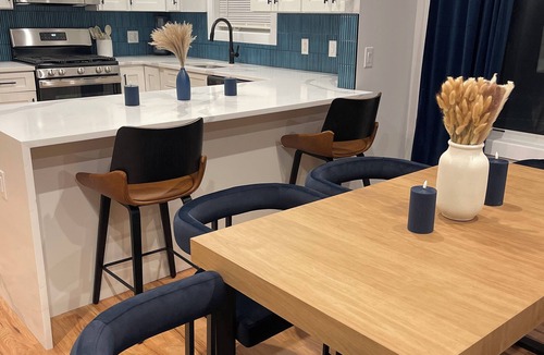 East Newark Apartment | 4br 5ba w/4 Car Parking, Bonus Rm+ B.Yard-NYC/EWR