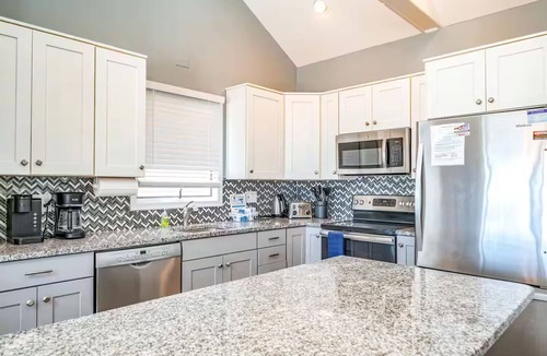 South End Condo | 4BR Beachfront, sleeps 12, Grill, PET Friendly, Linens included! Amazing views