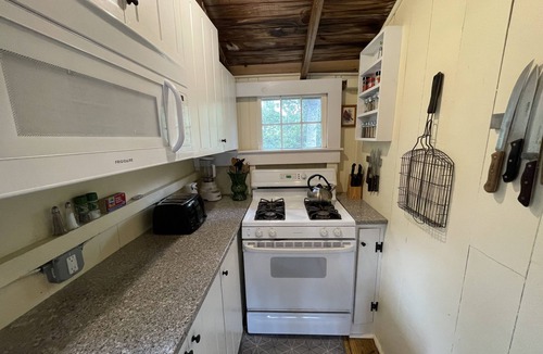 Truro Cottage | 4BR historic cottage on Pamet & Cape Cod Bay. Kayak heaven. WIFI. Washer dryer.