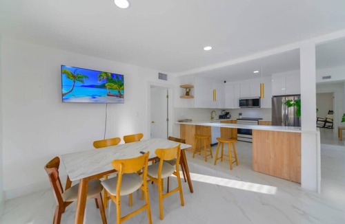 North Miami House | 4BR North Miami Retreat | Pool & Patio
