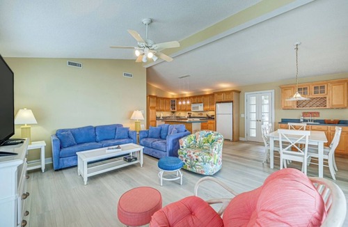 Chocowinity House | 4BR Riverfront House w/Private Boat Dock