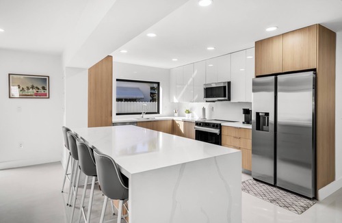 Miami Shores House | 5 BDR, 9 beds, Sleeps 12, Luxury Oasis Pool, 6 miles to beach