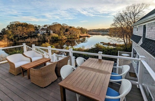 Hyannis House | 5 bedroom Close to beaches, island ferries and Main St Hyannis RPMS164