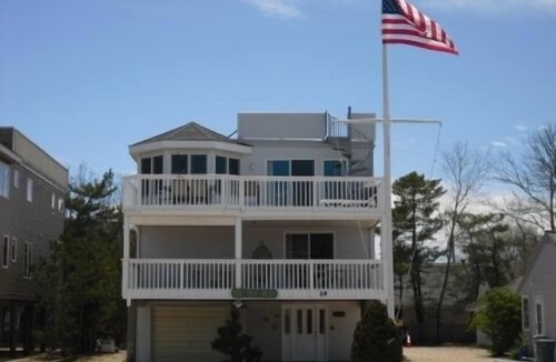 Beach Haven House | 5 Bedroom Contemporary Home