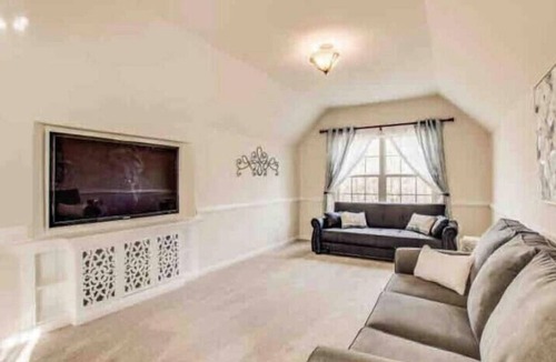 Stafford House | 5 Bedroom Home with Pool & Hotub
