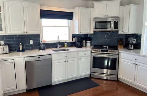 Harvey Cedars House | 5 bedroom house steps to private Beaches