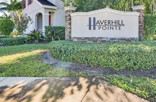Haverhill House | 5-bedroom vacation home just 5 minutes from Palm Beach International Airport.