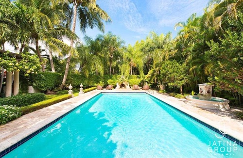 Miami Shores Villa | 5 Bedroom Villa in Miami, Pool Fits 12 Guest!