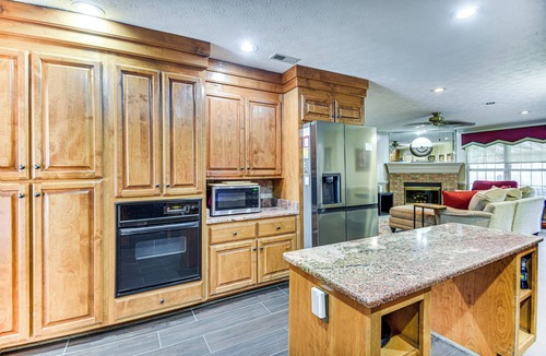 Newport News House | 5 Mi to Coliseum! Spacious Home in Hampton Roads