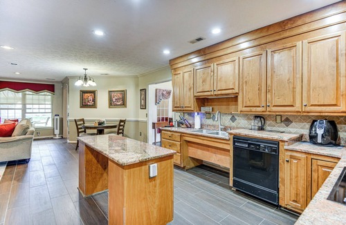 Newport News House | 5 Mi to Coliseum! Spacious Home in Hampton Roads