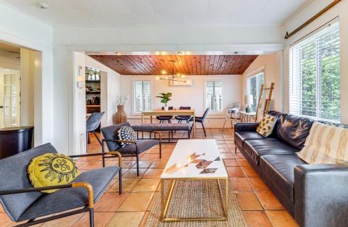 Edgewood House | 5 Mi to Las Olas Beach! Bright Home w/Fenced Yard