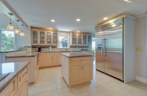 North Truro House | 5 Mi to Provincetown! Water-View Beach House