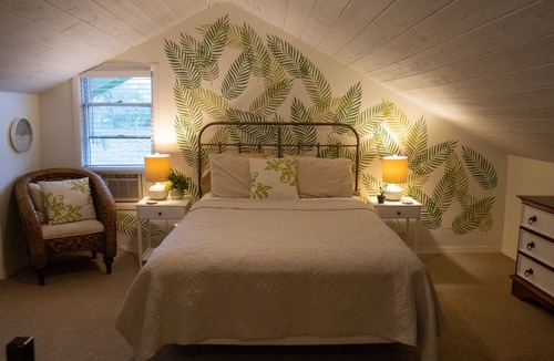 South Palm Park Neighborhood Association Cottage | 5 min to the beach!