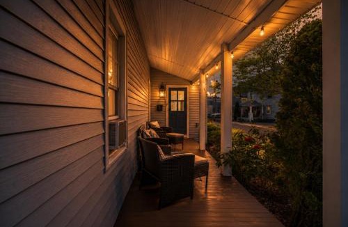 Ocean Grove Apartment | 5 min walk to Asbury Park, 4 beach badges, firepit, grill, porch, cool AC