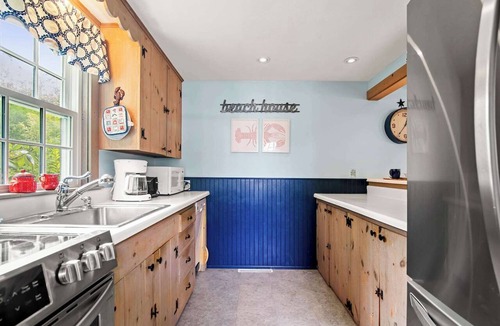 East Orleans House | 5 Min Walk to Swimmable Mill Pond, Dog Friendly!