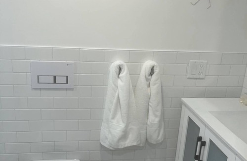 Tisbury Apartment | 5 min walk to the BEACH ON MARTHA'S VINEYARD. Beautiful, new, modern, 1BED/1BATH