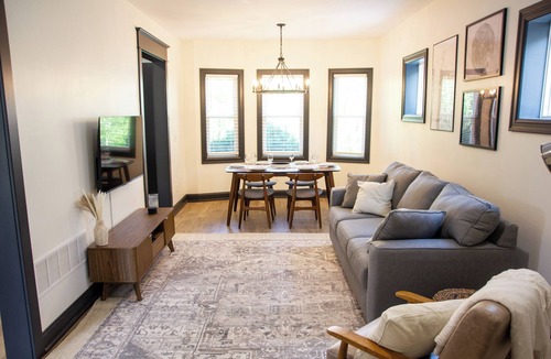 Niagara Falls House | 5 Minutes State Park-Newly Renovated Luxury Home 3BR 2 Bath - USA Side