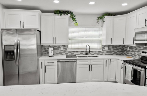 Miramar House | 5 minutes to Sunlife stadium! Near beaches, completely remodeled.