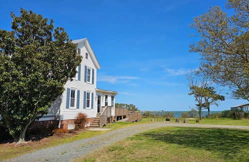 Bavon House | 5 star Bayfront with 4 BR and 2 full bathrooms - room for multiple families