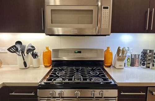 Downtown Apartment | 5-Star Location w/City Views 2BD/2BA w/King Beds