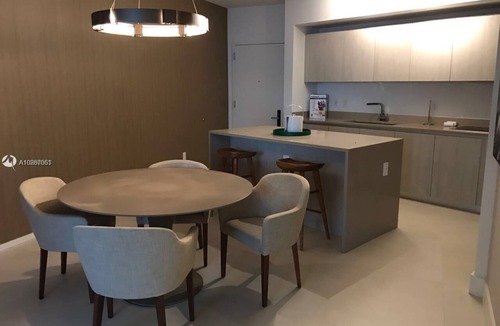 Hollywood South Central Beach Condo | 5 Stars LYFE , 25th floor 1bedroom on Beach with Ocean view