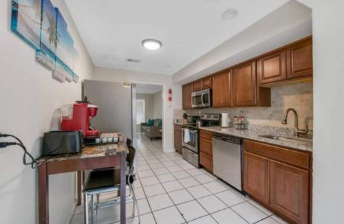 Fort Lauderdale Apartment | 5140 Duplex by Dream Vacation