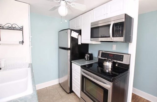 South Rehoboth Cottage | 55 Philadelphia St.- Renovated spacious apartment, less than 2 blocks to the beach.