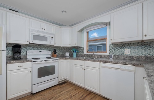 South Nags Head House | 5769- Rose Cottage, | Semi-Oceanfront | South Nags Head | Sleeps 8
