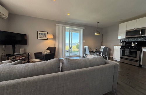 Green Creek House | 5BR/3BA beachfront triplex, water views, separate units near Cape May & Wildwood