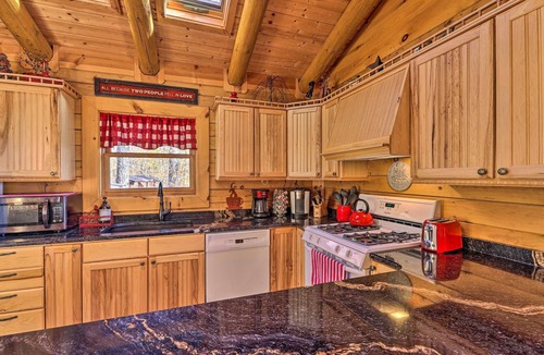 Edray Cabin | 5BR Cabin; Hot Tub, Summer escape to Snowshoe!