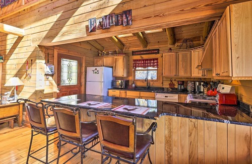 Edray Cabin | 5BR Cabin; Hot Tub, Summer escape to Snowshoe!