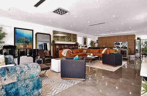 Colee Hammock House | 5BR Las Olas Villa w/Pool & Gym