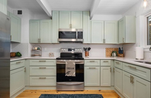 Midtown Ocean City Villa | 5BR OceanView O/D Space/Movies, Pool, Bikes, Gear