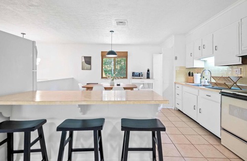 Mount Nebo House | 5min to Lake, 20min to NRG, Hot Tub, Fire Pit, BBQ. Quiet&Secluded. Pet Friendly